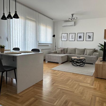 Apartment Aura Belgrade Extérieur photo